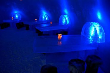 Ice Hotel โรงแรมที่ถูกสร้างขึ้นจากน้ำแข็งงดงามและยิ่งใหญ่ด้วยงานประติมากรรมระดับโลก Loft Travel CC: http://www.flickr.com/photos/tarjamitrovicfinland/7007611394/
