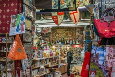ร้านขายของที่ระลึก ที่ มงแซงต์ มิเชล (mont saint michel)